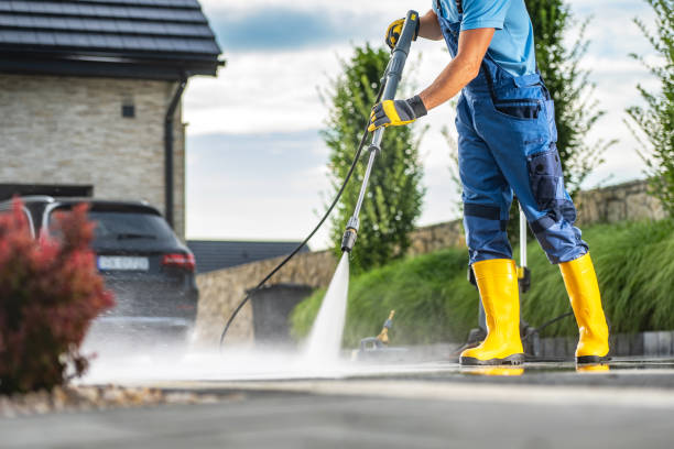 Best Roof Washing  in Clinton, OH